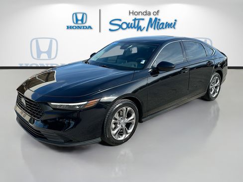 Certified 2023 Honda Accord EX image 3