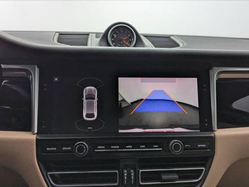 Used 2019 Porsche Macan w/ Premium Package Plus AWD/4WD image 27