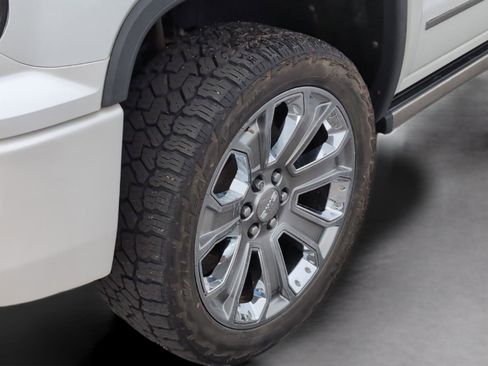 Used 2018 GMC Sierra 1500 Denali w/ Denali Ultimate Package image 10