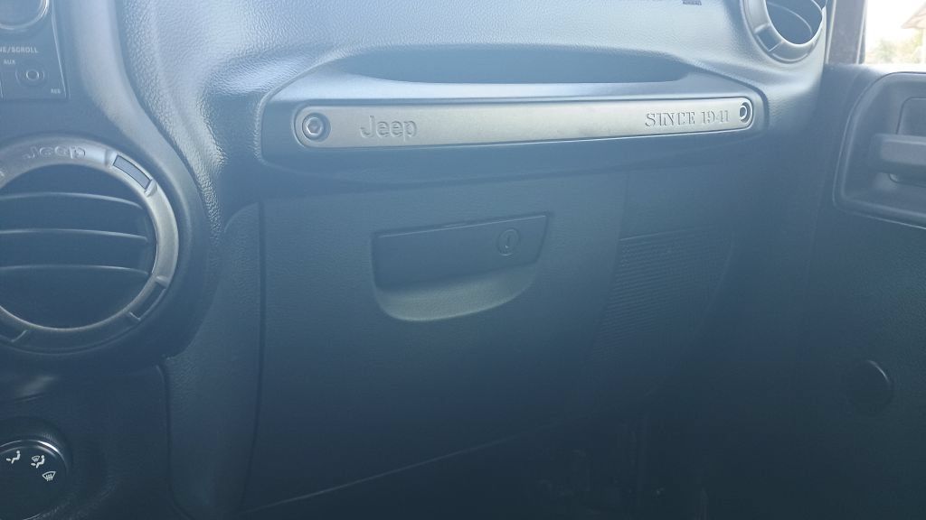 Used 2012 Jeep Wrangler Sport AWD/4WD image 16