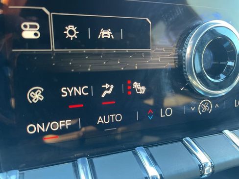 Used 2025 GMC Acadia Elevation FWD image 22