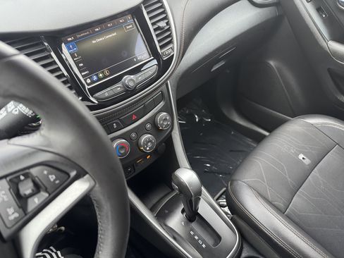 Used 2019 Chevrolet Trax LT w/ LT Convenience Package image 28