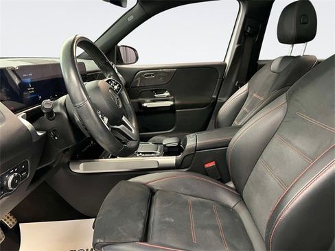 Certified 2022 Mercedes-Benz GLB 250 4MATIC image 18