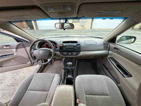 Used 2005 Toyota Camry LE image 23