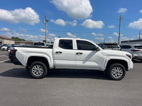 Used 2024 Toyota Tacoma SR AWD/4WD image 6