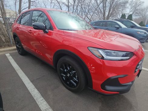 Used 2024 Honda HR-V Sport image 2