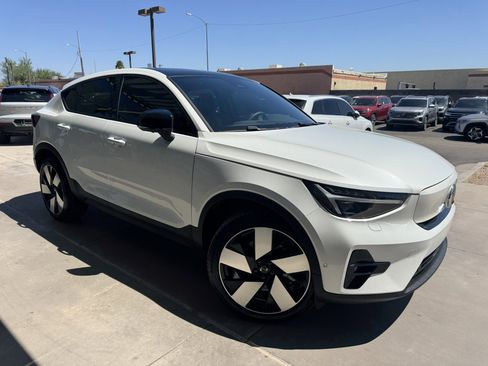 Used 2023 Volvo C40 P8 Recharge Ultimate image 6