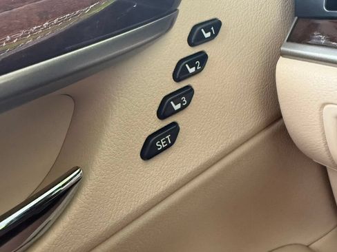 Used 2014 Lexus ES 350 w/ Ultra Luxury Package FWD image 26