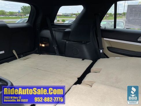 Used 2017 Ford Explorer XLT w/ Equipment Group 201A AWD/4WD image 29