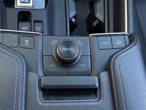 Used 2025 Toyota Grand Highlander AWD Hybrid image 21