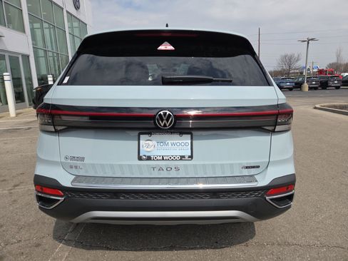 New 2026 Volkswagen Taos SEL AWD/4WD image 5