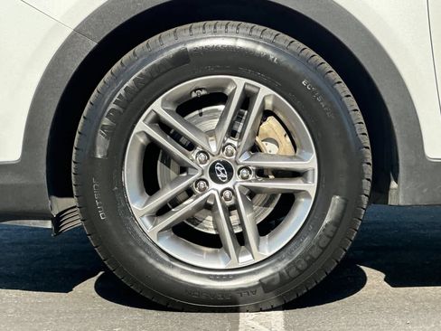 Used 2018 Hyundai Santa Fe Sport FWD image 25