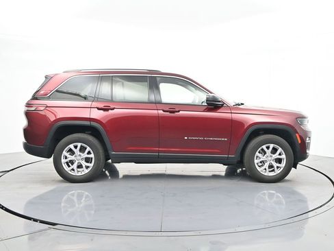 Used 2022 Jeep Grand Cherokee Limited image 4