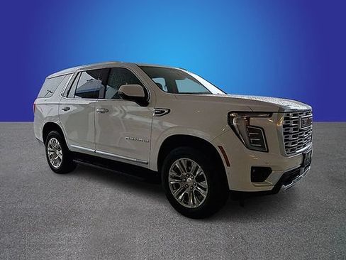 Used 2025 GMC Yukon Denali AWD/4WD image 3