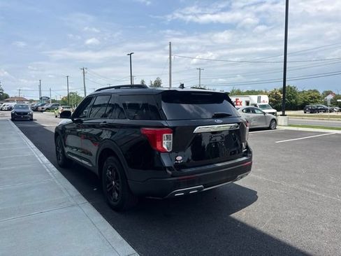Used 2023 Ford Explorer XLT w/ Equipment Group 202A AWD/4WD image 5