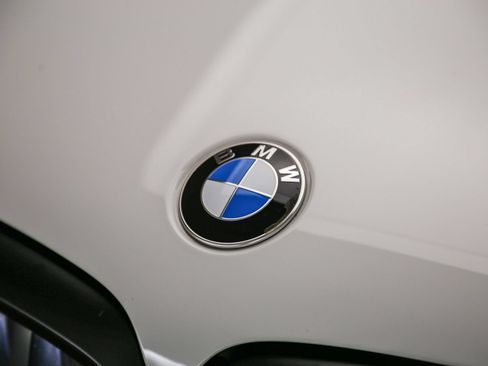 Used 2024 BMW X5 sDrive40i w/ M Sport Package RWD image 9