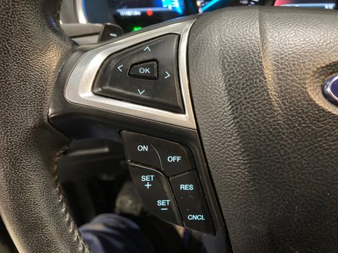 Used 2015 Ford Edge Titanium image 23