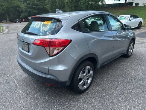 Used 2018 Honda HR-V LX image 5