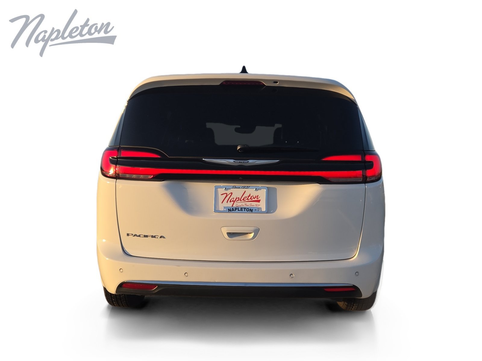 Used 2025 Chrysler Pacifica Select FWD image 4