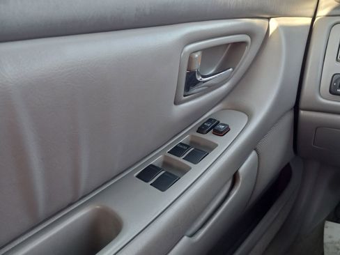 Used 2004 Toyota Avalon XLS image 23