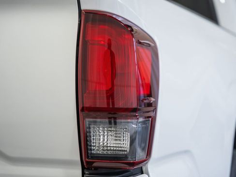 Used 2021 Toyota Tacoma SR w/ SR Convenience Package image 6