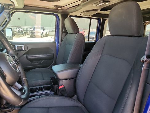 Used 2018 Jeep Wrangler Unlimited Sport S AWD/4WD image 11