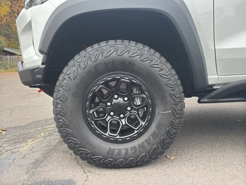 Certified 2026 Chevrolet Colorado ZR2 w/ ZR2 Bison Edition image 5