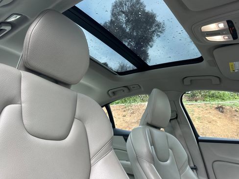 Used 2023 Volvo S60 B5 Plus w/ Climate Package image 18