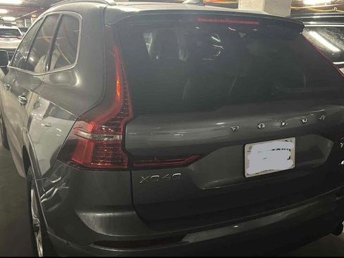 Used 2018 Volvo XC60 T5 Momentum w/ Convenience Package AWD/4WD image 4