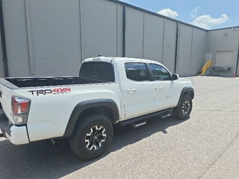 Used 2023 Toyota Tacoma TRD Off-Road w/ Advanced Technology Package AWD/4WD image 3