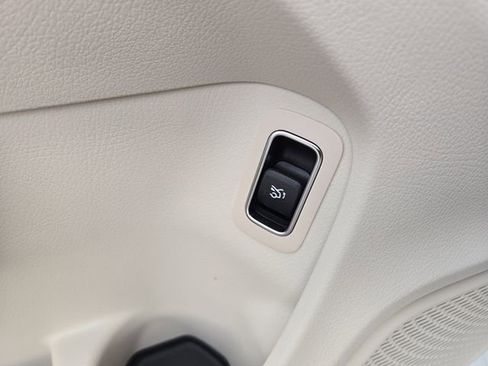 Used 2025 Mercedes-Benz CLA 250 4MATIC image 23