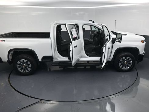 Used 2023 Chevrolet Silverado 2500 Custom w/ Custom Convenience Package AWD/4WD image 23