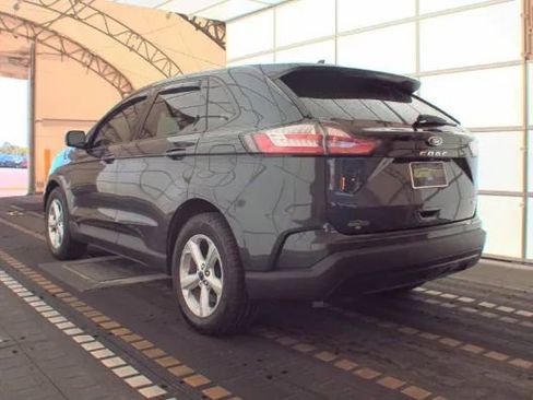 Used 2022 Ford Edge SE image 2