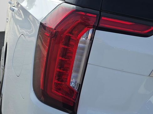Used 2024 GMC Yukon SLT AWD/4WD image 20