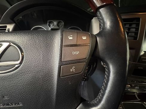 Used 2011 Lexus LX 570 4WD w/ Luxury Pkg image 18