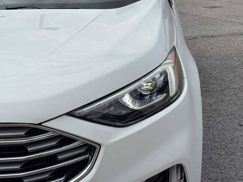 Used 2020 Ford Edge Titanium FWD image 11