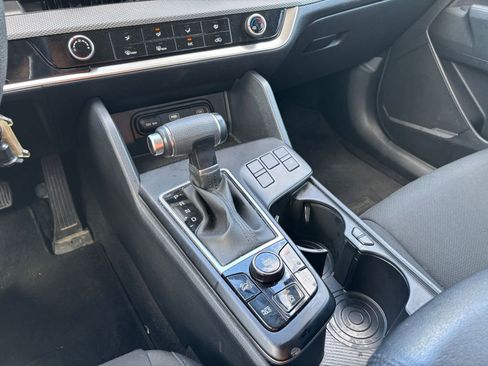 Used 2024 Kia Sportage LX image 40