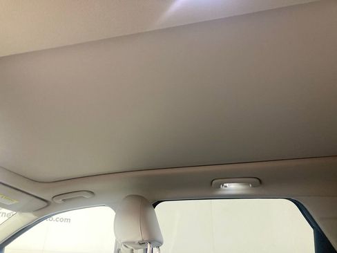 Certified 2023 Kia Sorento SX image 17