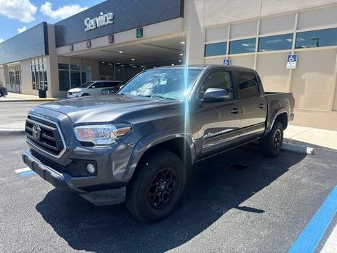 Used 2022 Toyota Tacoma SR5 w/ Technology Package RWD image 5