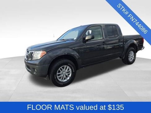 Used 2015 Nissan Frontier SV image 3
