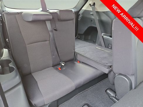 Used 2023 Toyota Highlander L FWD image 27