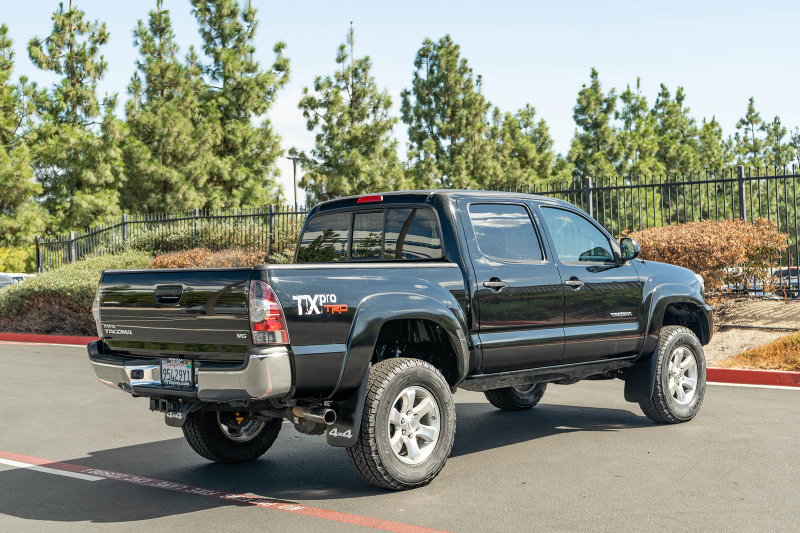 Used 2013 Toyota Tacoma 4x4 Double Cab w/ TRD Off-Road Pkg image 9