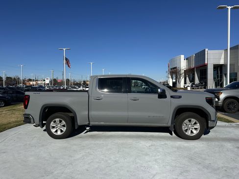 Used 2024 GMC Sierra 1500 SLE image 11