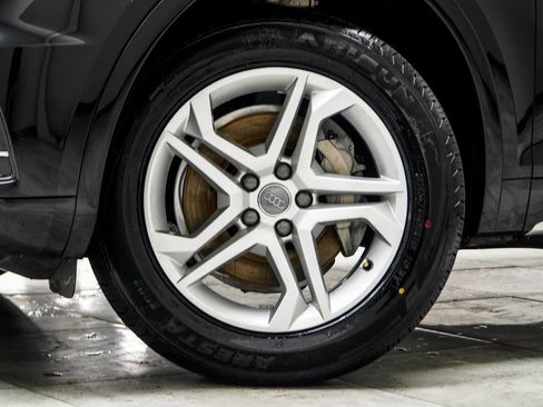 Used 2018 Audi Q5 2.0T Premium Plus w/ Premium Plus Package image 3