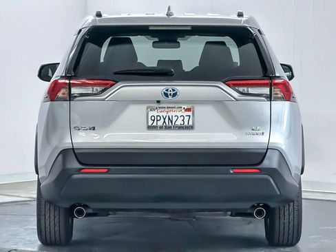 Used 2024 Toyota RAV4 LE AWD/4WD image 7