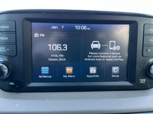 Used 2020 Hyundai Santa Fe SE image 10