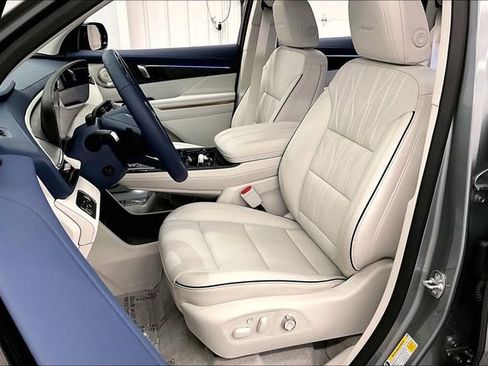 Used 2025 Buick Enclave Avenir w/ Super Cruise Package image 24