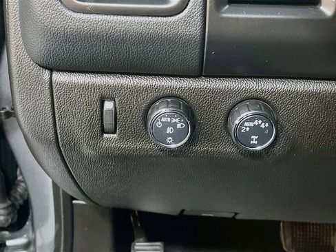 Used 2022 Chevrolet Colorado LT w/ LT Convenience Package AWD/4WD image 10