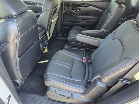 Used 2023 Honda Pilot TrailSport image 15