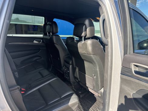 Used 2019 Jeep Grand Cherokee Limited w/ Luxury Group II image 12